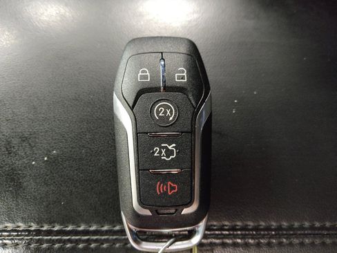 Used 2016 Lincoln MKC Reserve image 32