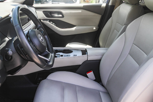 Used 2023 Nissan Rogue SL w/ SL Premium Package FWD image 17
