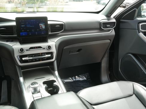 Used 2023 Ford Explorer XLT w/ Equipment Group 202A AWD/4WD image 23