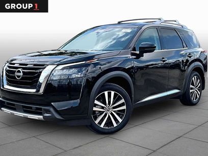 Used 2025 Nissan Pathfinder Platinum w/ Cargo Package