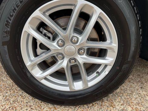 Used 2025 Jeep Grand Cherokee L Laredo w/ Luxury Tech Group I image 39