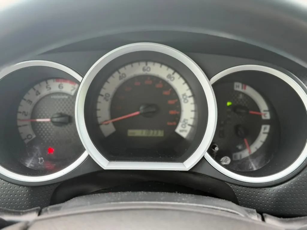 Used 2013 Toyota Tacoma 2WD Access Cab image 13