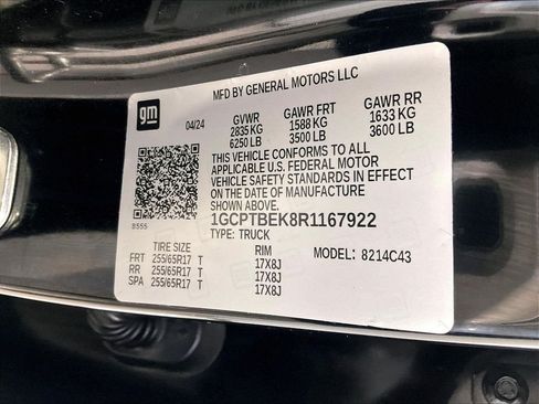 Used 2024 Chevrolet Colorado W/T AWD/4WD image 36