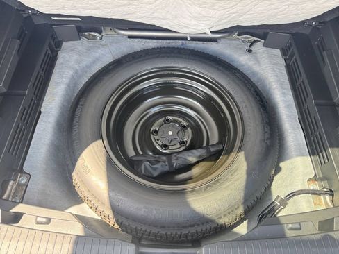 Used 2025 Nissan Rogue SV AWD/4WD image 16