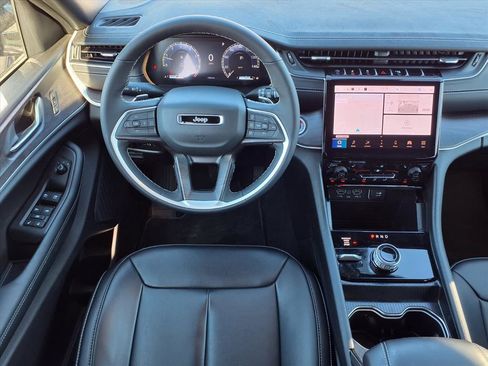 Used 2025 Jeep Grand Cherokee Limited image 54