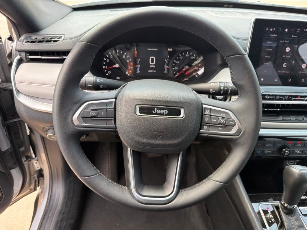 Used 2025 Jeep Compass Limited AWD/4WD image 19