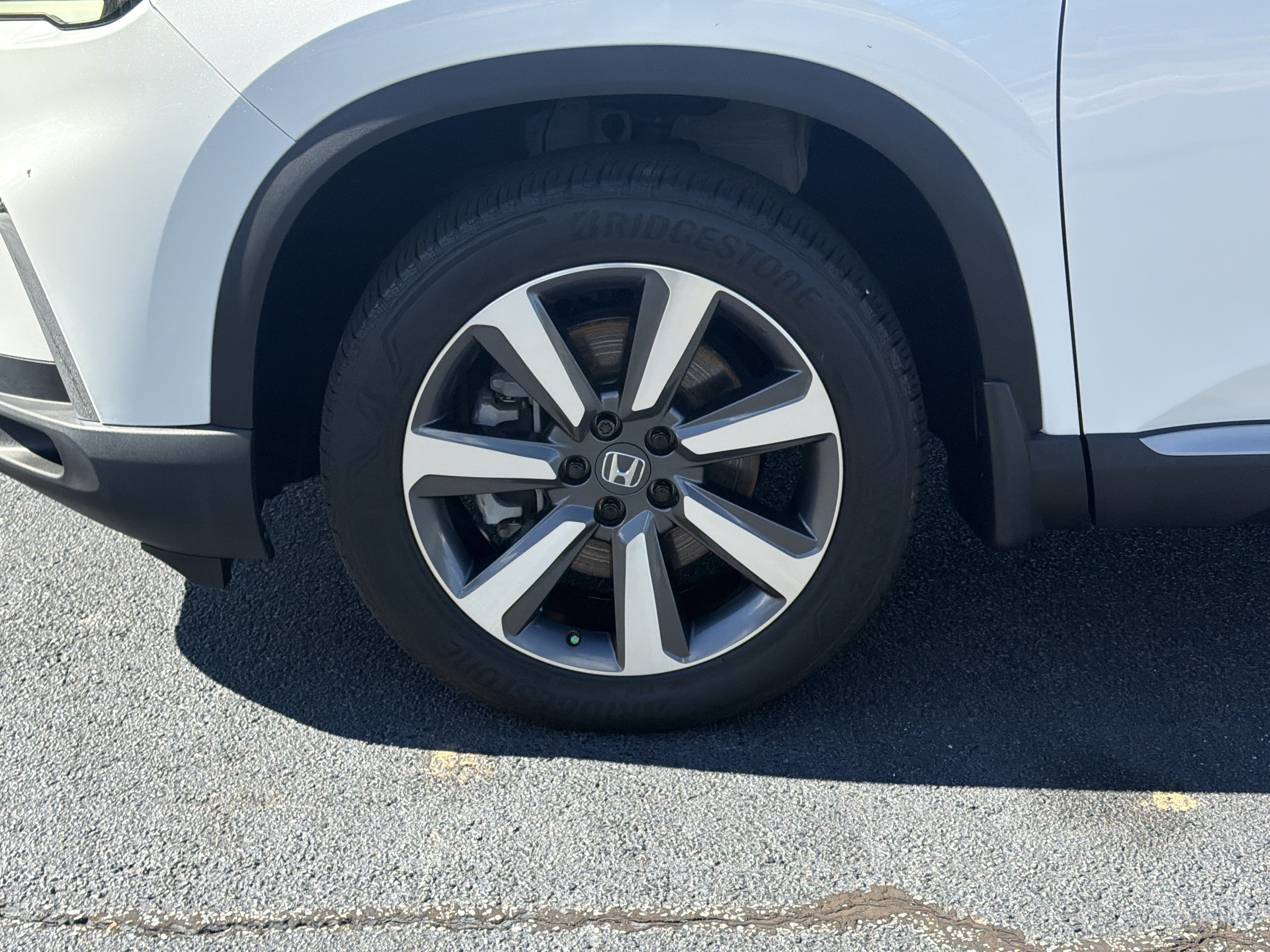 Certified 2025 Honda Pilot Touring image 32