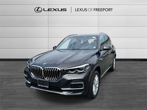 Used 2023 BMW X5 xDrive40i w/ Premium Package image 3