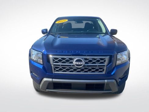 Used 2022 Nissan Frontier SV image 2