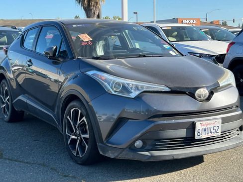 Used 2018 Toyota C-HR XLE image 3