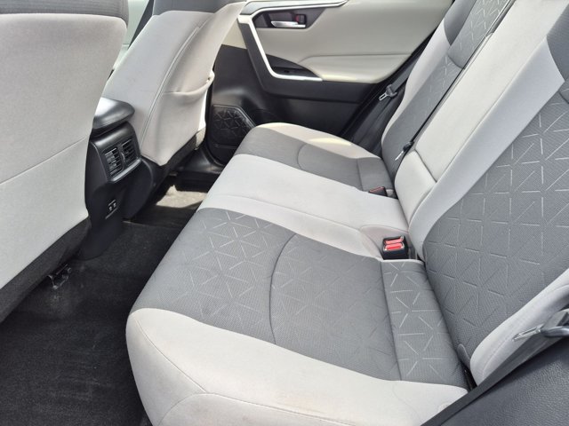 Used 2021 Toyota RAV4 XLE w/ Convenience Package FWD image 16