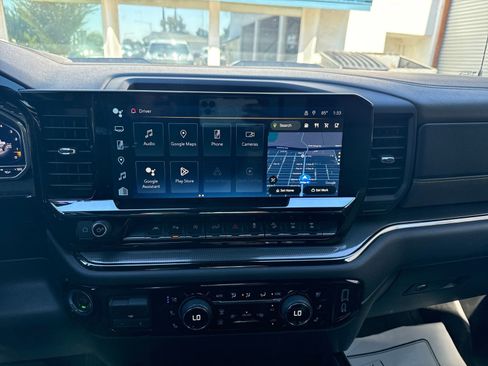 Used 2024 Chevrolet Silverado 1500 ZR2 image 18