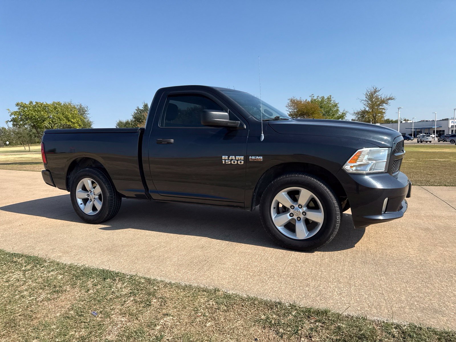 Used 2013 RAM 1500 Express RWD image 5