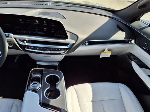 New 2025 Cadillac Lyriq Sport image 17