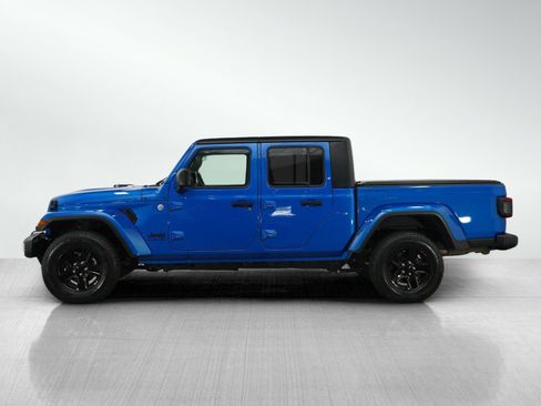 Used 2021 Jeep Gladiator Sport image 2