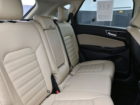 Used 2020 Ford Edge SEL image 25