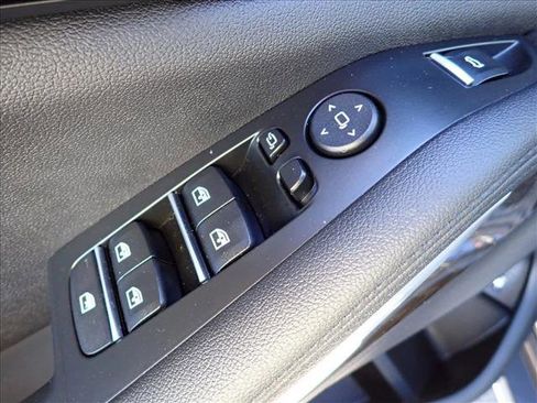 Used 2022 BMW X5 xDrive45e w/ Parking Assistance Package image 17