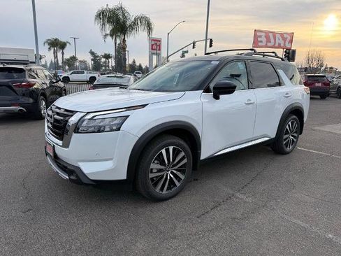 New 2025 Nissan Pathfinder Platinum w/ Cargo Package image 3