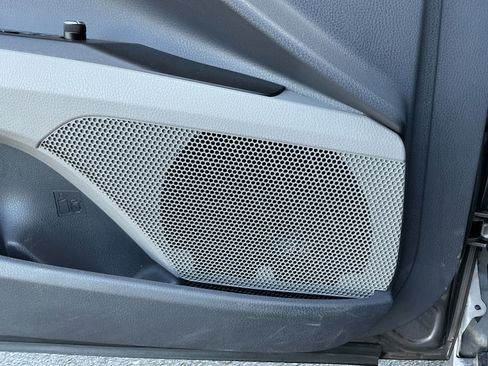 Used 2022 Toyota Camry XLE FWD image 25