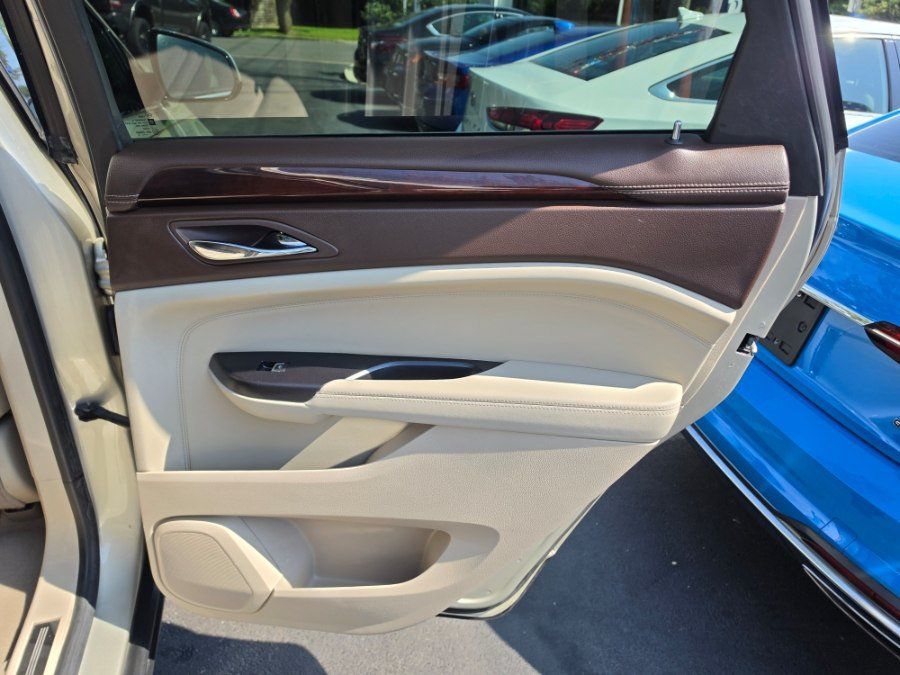 Used 2014 Cadillac SRX Luxury w/ Driver Awareness Package FWD image 36