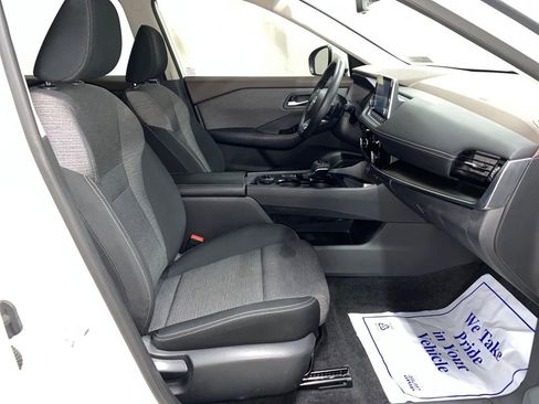 Used 2022 Nissan Rogue SV image 12