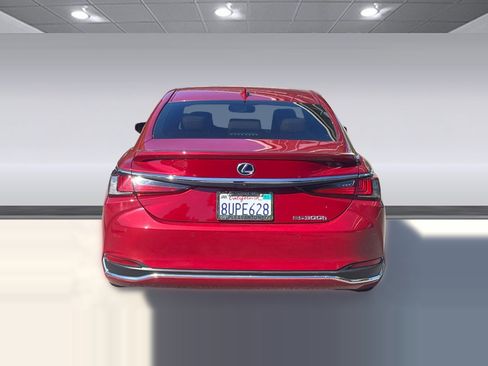 Used 2020 Lexus ES 300h w/ Premium Package FWD image 5