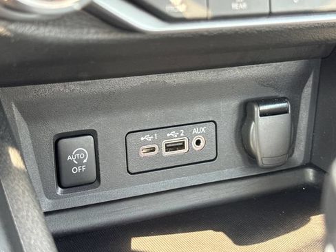 Used 2025 Nissan Sentra SR w/ SR Premium Package FWD image 31