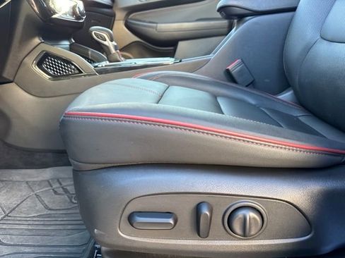 Used 2024 Chevrolet TrailBlazer RS w/ Driver Confidence Package image 13