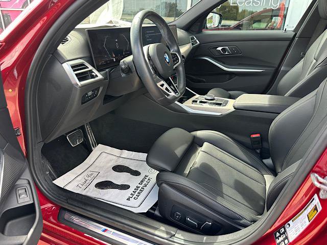 Used 2025 BMW 330i xDrive Sedan w/ M Sport Package AWD/4WD image 15