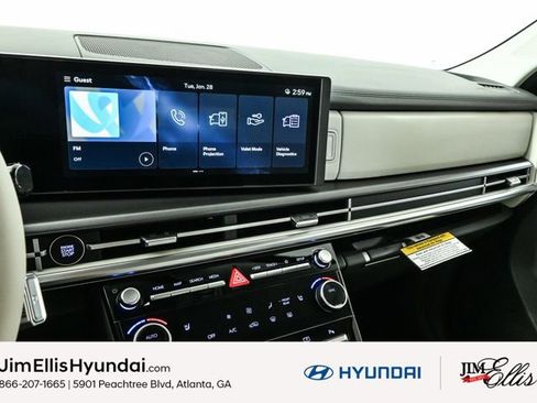 Used 2025 Hyundai Santa Fe SEL image 17