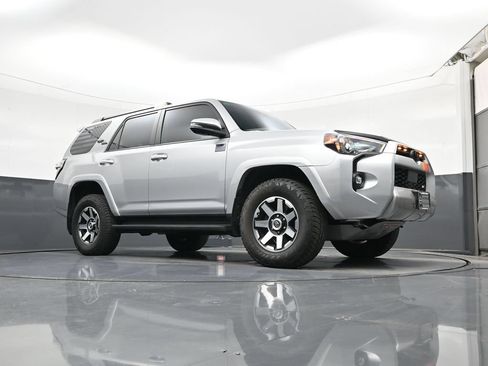 Used 2021 Toyota 4Runner TRD Off-Road Premium AWD/4WD image 18