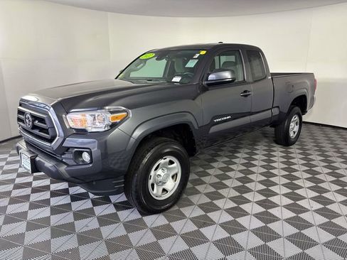 Used 2022 Toyota Tacoma SR5 RWD image 4