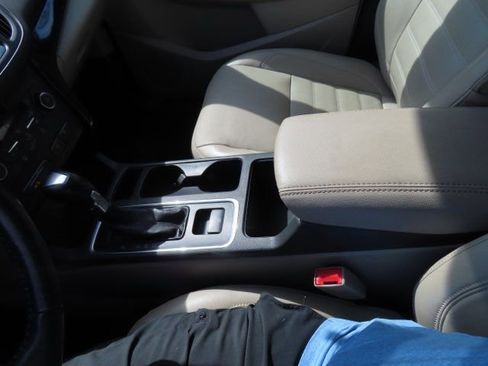 Used 2017 Ford Escape Titanium image 28