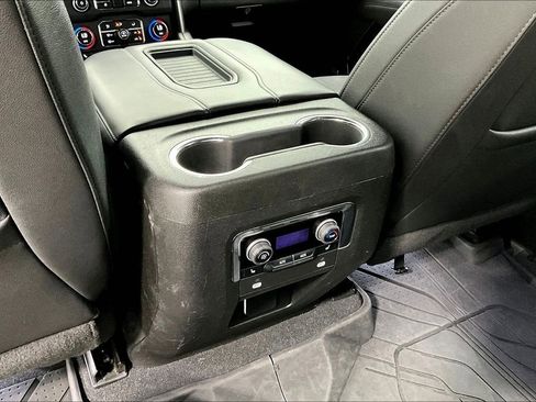 Used 2023 Chevrolet Suburban Z71 w/ Luxury Package image 31