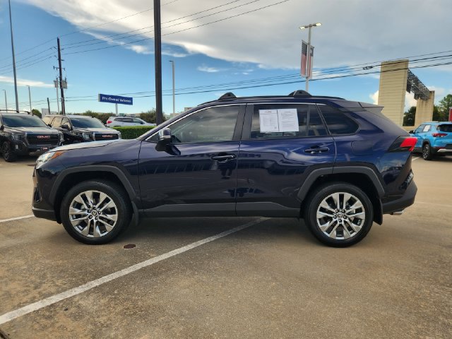 Used 2023 Toyota RAV4 XLE Premium FWD image 4