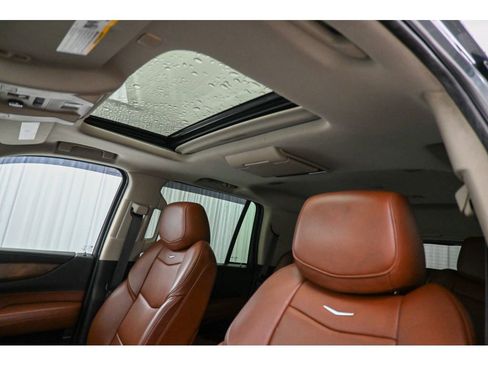 Used 2020 Cadillac Escalade Luxury image 39