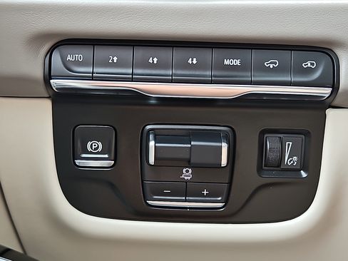 Certified 2025 Cadillac Escalade Sport Platinum AWD/4WD image 27