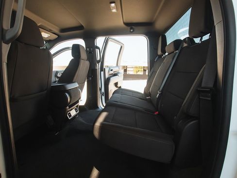 Used 2024 Chevrolet Silverado 2500 LT image 20