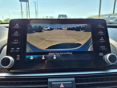 Used 2018 Honda Accord Sport image 10