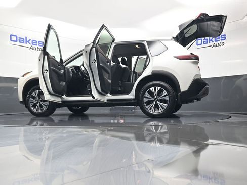 Used 2023 Nissan Rogue SV image 60