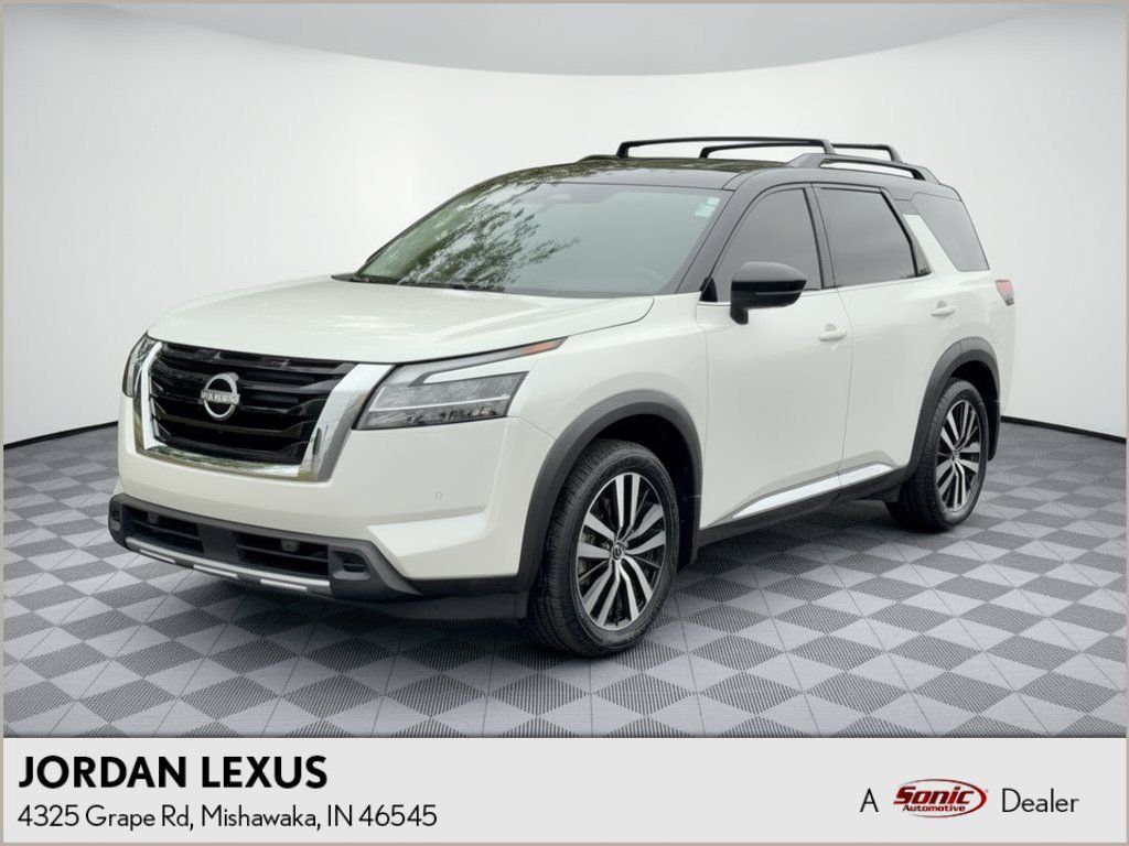 Used 2024 Nissan Pathfinder Platinum FWD image 1