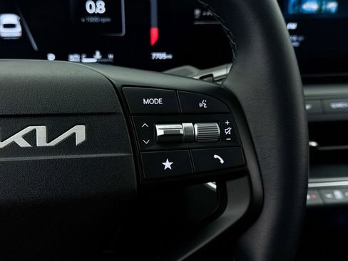 Used 2025 Kia K4 EX image 34