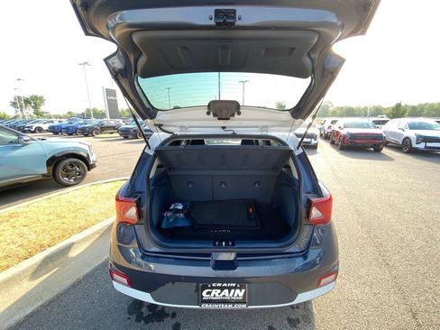 Used 2025 Hyundai Venue Limited FWD image 26