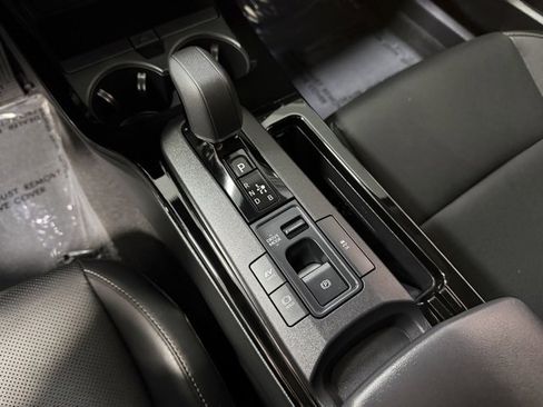 Used 2024 Toyota Prius Limited image 15