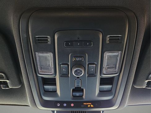 Used 2023 Chevrolet Tahoe Z71 w/ Z71 Off-Road Package AWD/4WD image 22