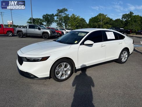 Used 2023 Honda Accord LX image 2