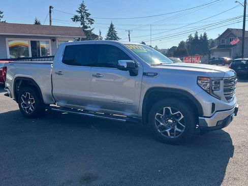 Used 2022 GMC Sierra 1500 SLT w/ SLT Premium Plus Package AWD/4WD image 16