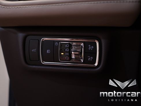 Used 2023 Lincoln Aviator Reserve w/ Equipment Group 201A AWD/4WD image 36