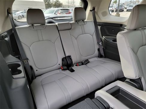 New 2025 Honda Pilot Touring image 15