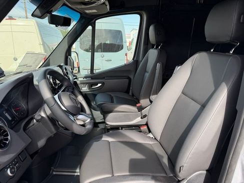 New 2026 Mercedes-Benz Sprinter 2500 image 11